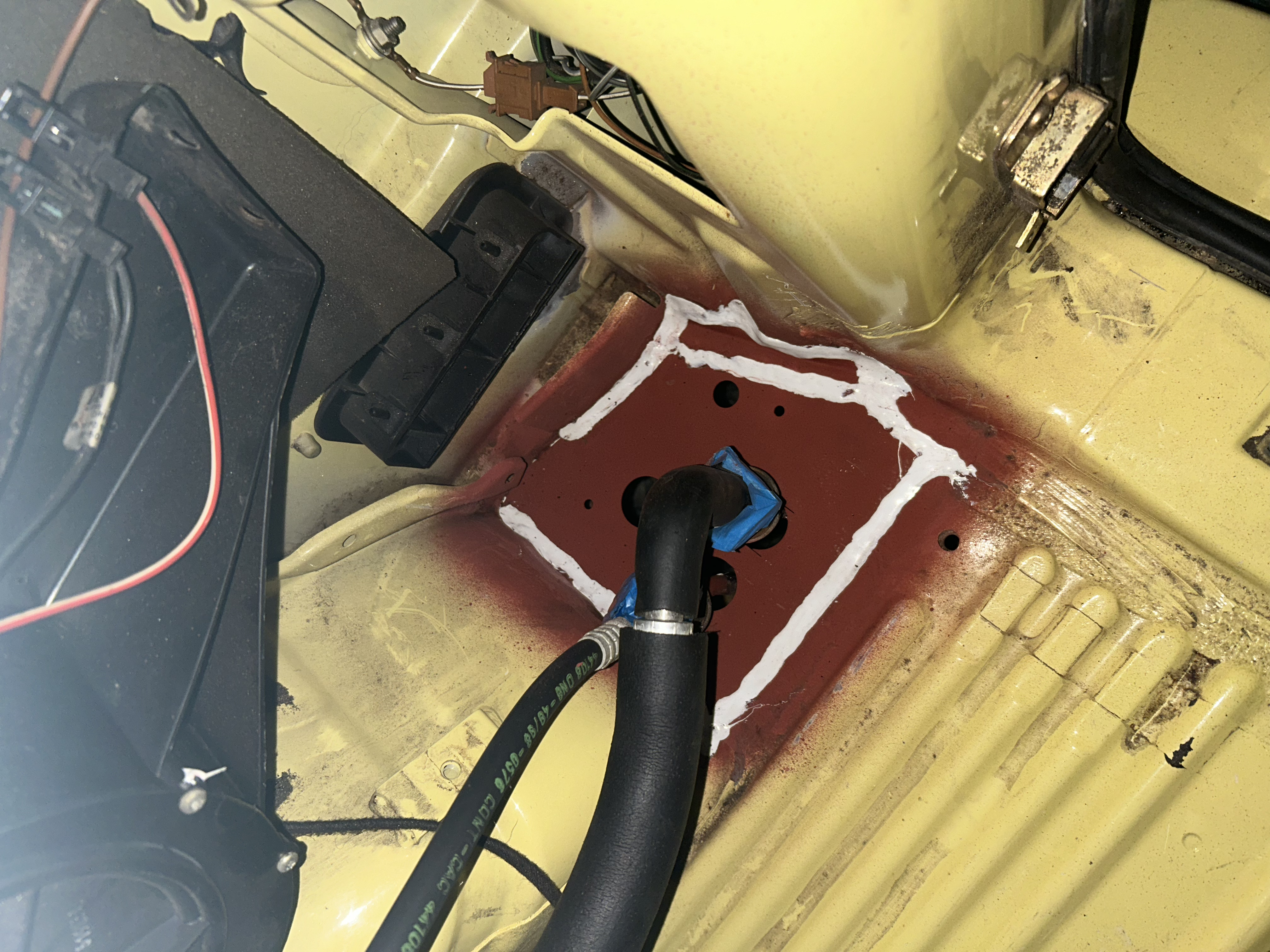 VW T4 Klimablech hinten rechts - Nachbau kein Originalteil VW T4 Klimablech hinten rechts - Nachbau kein Originalteil