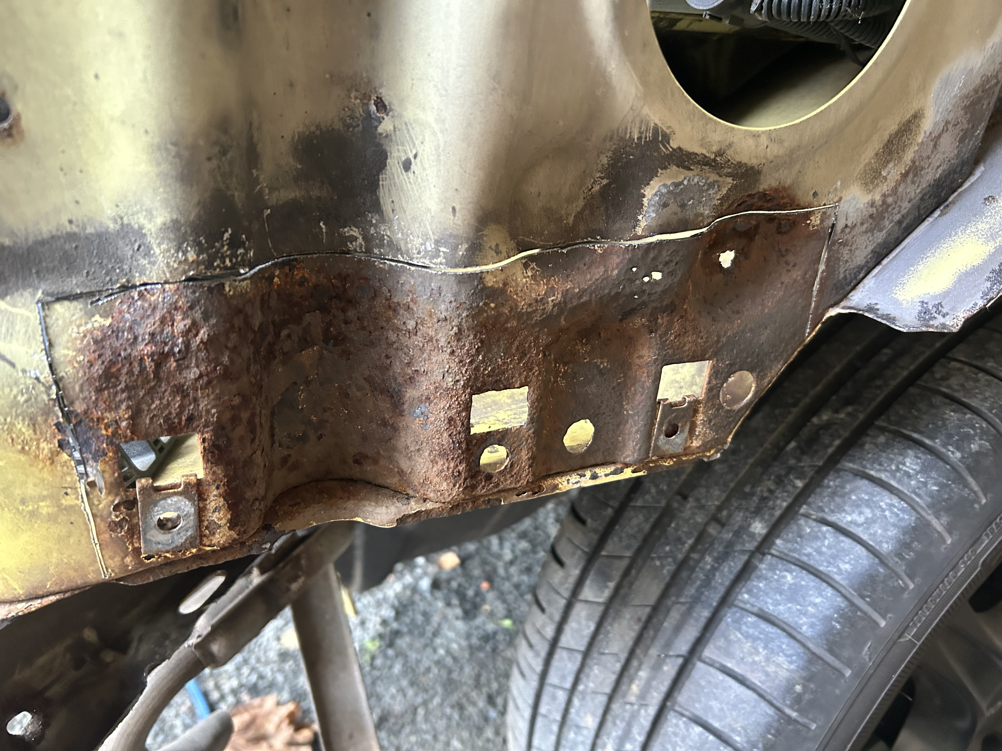 VW T4 Komposterblech Fahrerseite - Nachbau kein Originalteil VW T4 Komposterblech Fahrerseite - Nachbau kein Originalteil