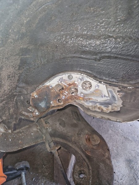 VW T4 1 pair of reinforcement plates rear shock absorbers version 1 no original VW T4 1 pair of reinforcement plates rear shock absorbers version 1 no original