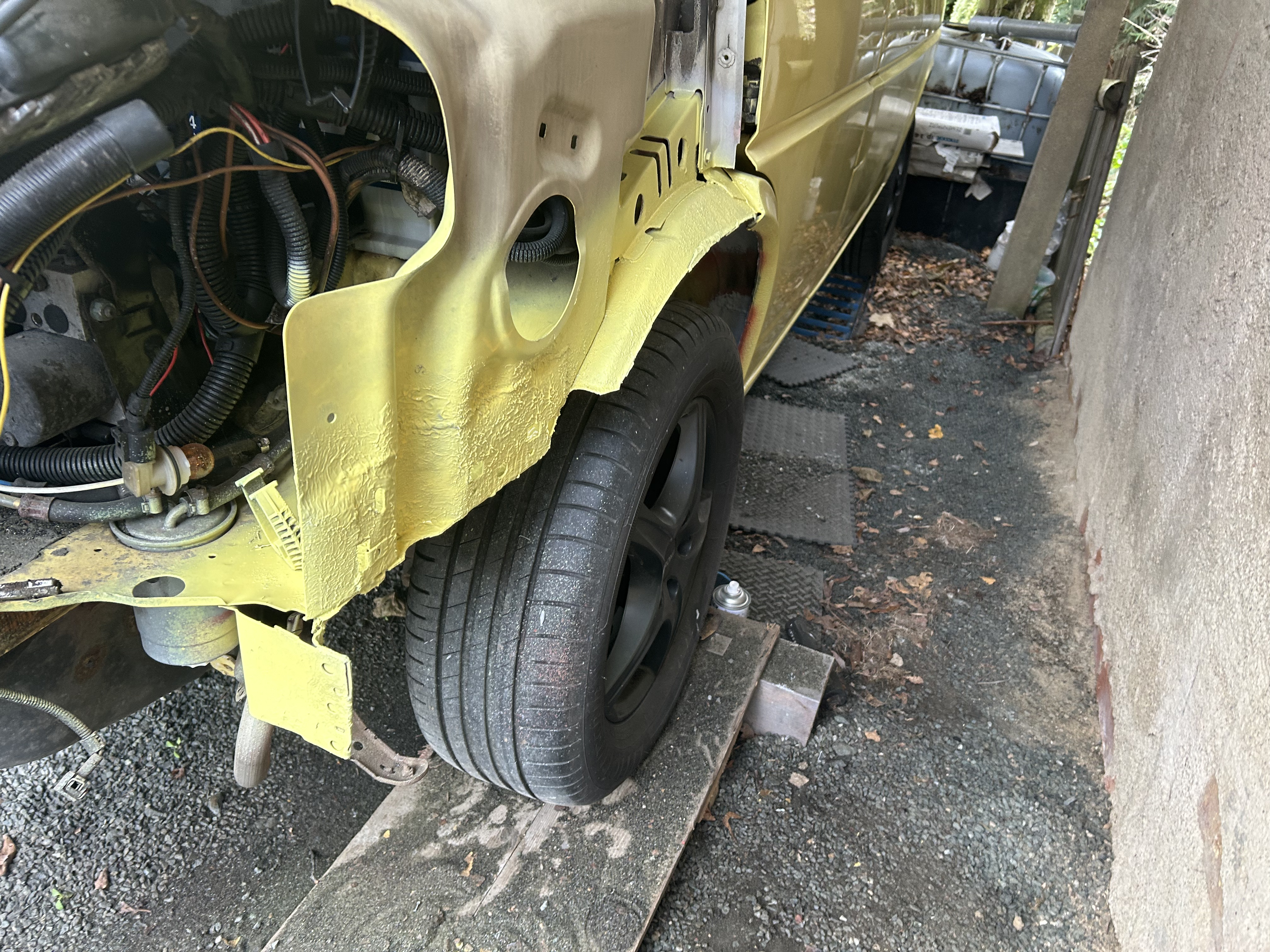 VW T4 Radhausschale vorn Reparaturblech , Dieselfilterblech Fahrerseite ab 1996- Nachbau kein Originalteil VW T4 Radhausschale vorn Reparaturblech , Dieselfilterblech Fahrerseite ab 1996- Nachbau kein Originalteil