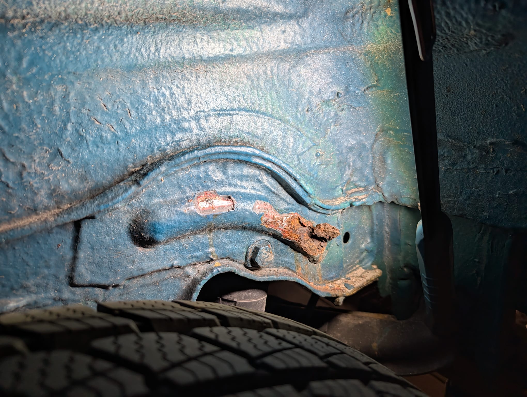 Verstärkungsbleche Stoßdämpfer Version 2 (geschwungen) für hinten links + rechts kein Originalteil- passend für VW T4