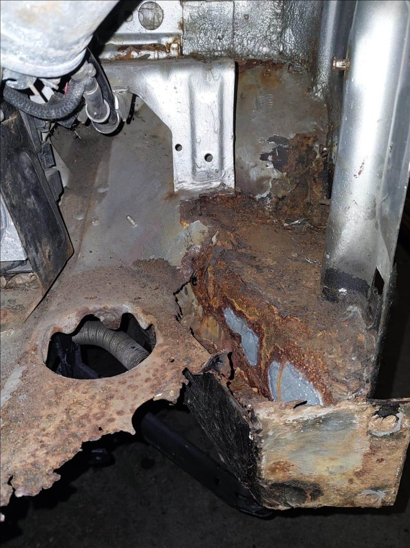 Radhausschale vorn Reparaturblech , Dieselfilterblech Fahrerseite ab 1996 kein Originalteil- passend für VW T4