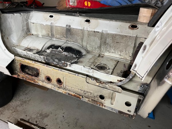 VW T4 Verstärkungsblech Innenschweller Beifahrerseite - Nachbau kein Originalteil VW T4 Verstärkungsblech Innenschweller Beifahrerseite - Nachbau kein Originalteil