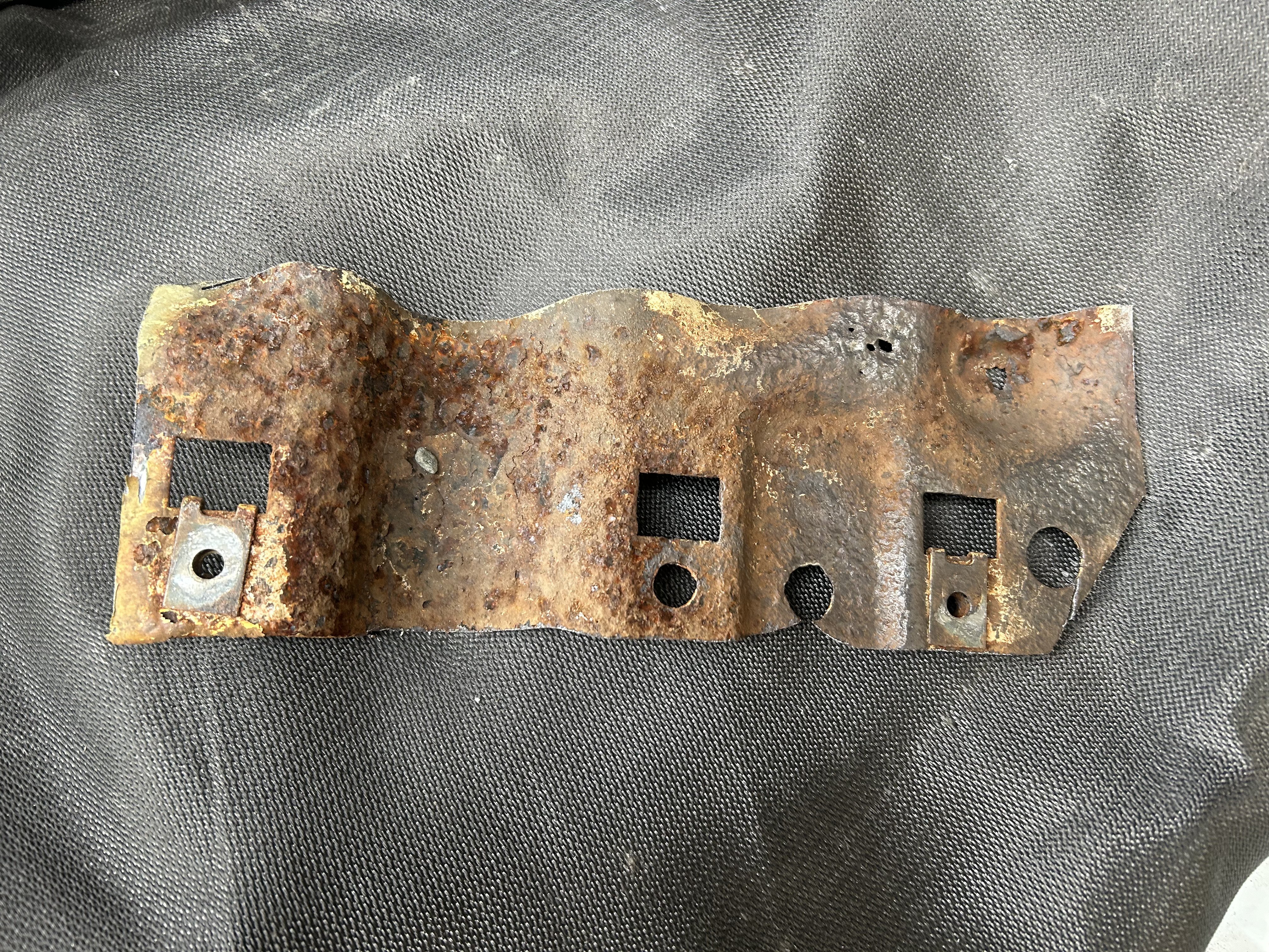 VW T4 Komposterblech Fahrerseite - Nachbau kein Originalteil VW T4 Komposterblech Fahrerseite - Nachbau kein Originalteil